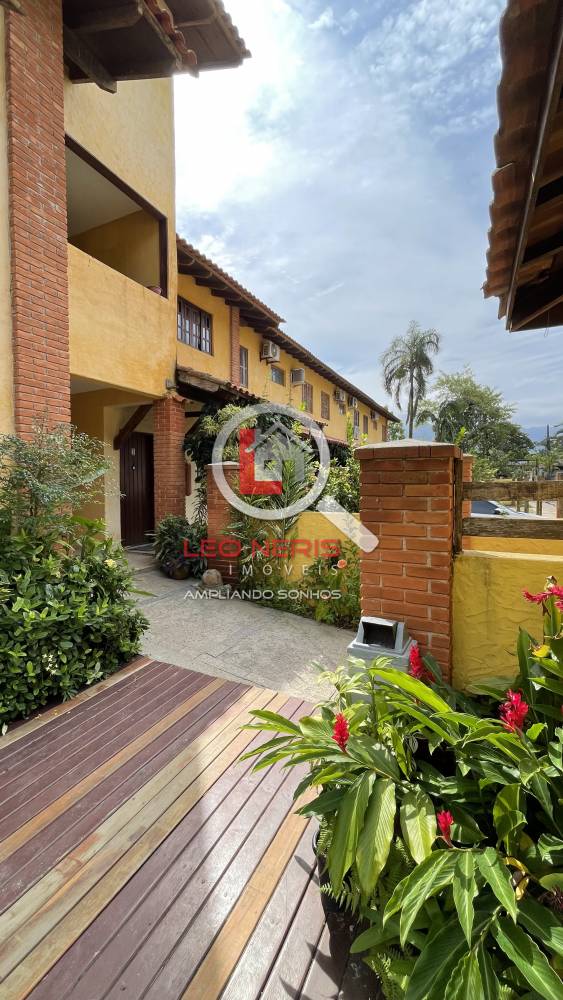 Casa em Condomínio venda Camburizinho - Referência LN278